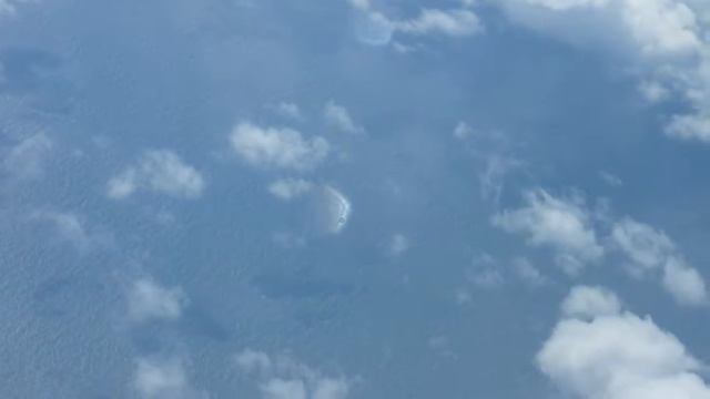 Пролетая над Атлантикой - Flying over the Atlantic - ¡Volando sobre el Atlántico! смотреть онлайн