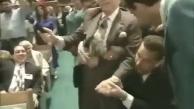 Кеннет Хейгин и его бал беснования смотреть онлайн