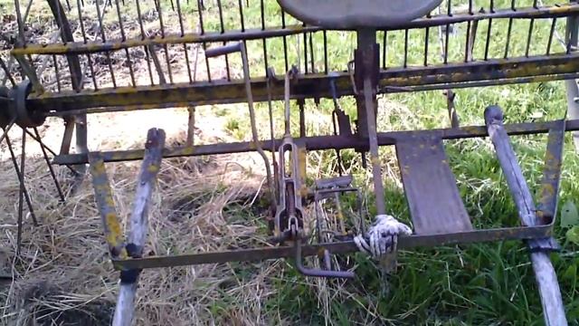 A device for harvesting hay(with horses) / гребка для сена конная смотреть онлайн