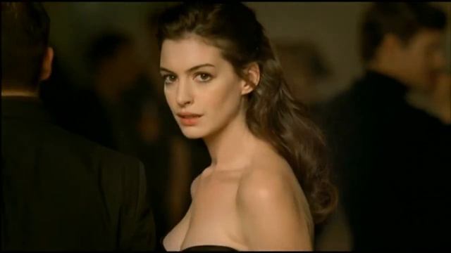 Анна Хатауей представя Ланком Magnifique (by Smell.bg) смотреть онлайн