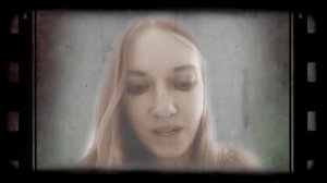 Ксения Август читает свои стихи на фестивале поэзия со знаком плюс 2020