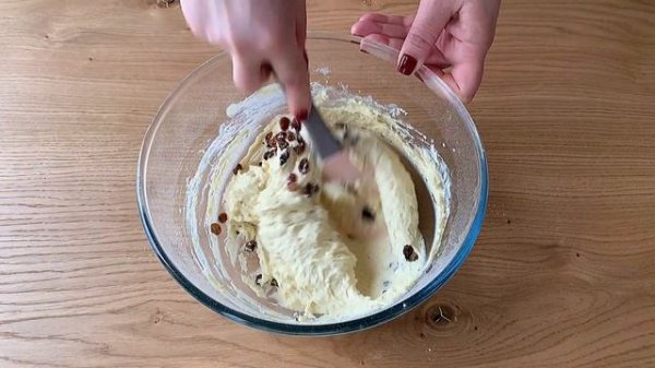 Delicious recipe for cottage cheese cake with raisins! Simple and fast!