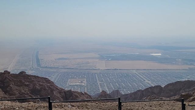 Jebel Hafeet, бассейн на вершине горы Джабаль Хафит в оазисе Аравийской пустыни, г.Аль-Айн, ОАЭ 202 смотреть онлайн