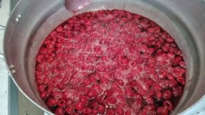 ЯГОДЫ ОСТАЮТСЯ ЦЕЛЫМИ./МАЛИНОВОЕ ВАРЕНЬЕ.