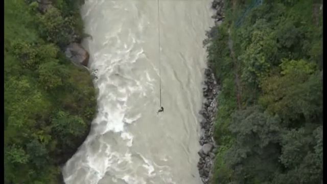 Christina's Canyon Swing in Nepal смотреть онлайн