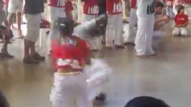 BEATRIZ ALUNA CAMARADINHAS GUETO CAPOEIRA смотреть онлайн