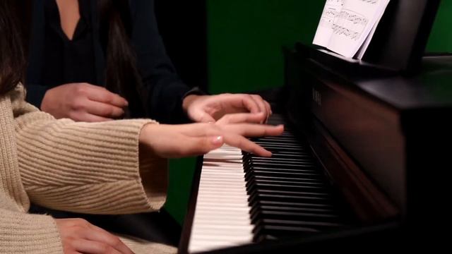 Уроки фортепіано Онлайн та Офлайн смотреть онлайн