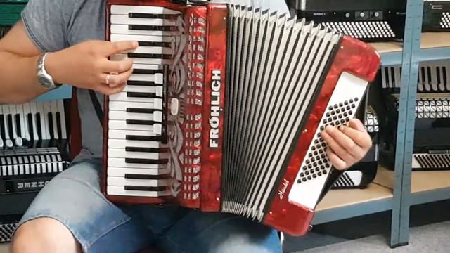 Klangprobe Akkordeon Fröhlich Händel/ Weltmeister Achat 72 смотреть онлайн