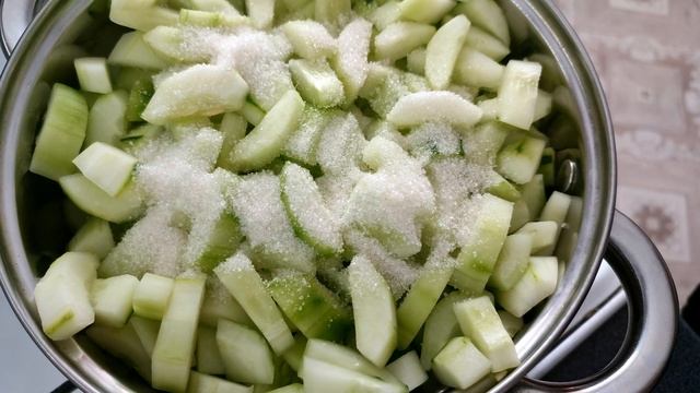 ОБАЛДЕННО ВКУСНЫЙ САЛАТ ИЗ ПЕРЕРОСШИХ ОГУРЦОВ смотреть онлайн