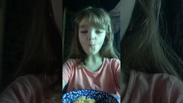 ребят че делать у меня опух глаз.... смотреть онлайн