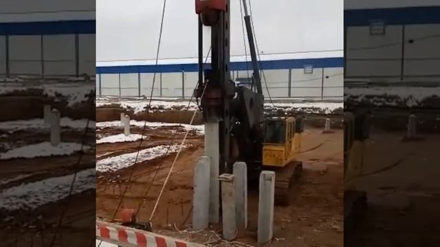 Сваебой полноповоротный на базе экскаватора Komatsu PC-400 смотреть онлайн