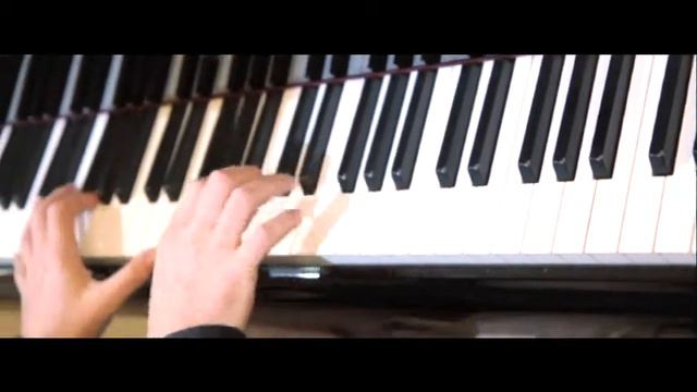 Johannes Schenk plays piano смотреть онлайн