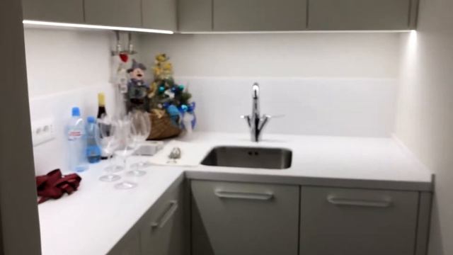 Шикарное зеркальное панно с часами из латунных пластинок смотреть онлайн