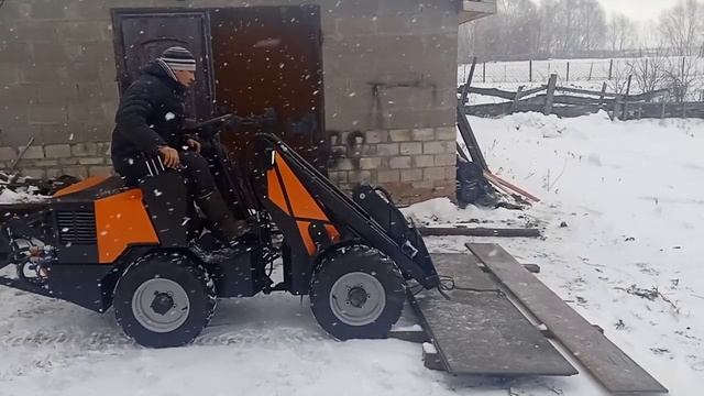 Новый мини погрузчик своими руками. Грузоподъёмность. смотреть онлайн