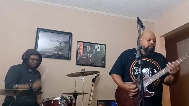 Schecter Solo 6 Hellraiser/Yamaha Stage Custom Birch смотреть онлайн