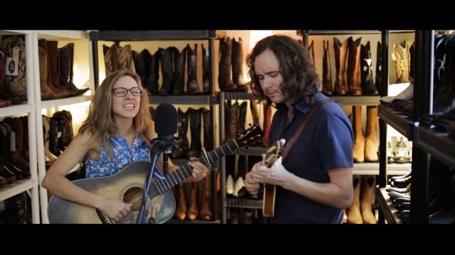 Mandolin Orange - "Missouri Borderland" (Joe Newberry Cover) смотреть онлайн
