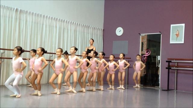 Ainsley's RAD Ballet Grade 1 - Demi-Pliés (3) смотреть онлайн