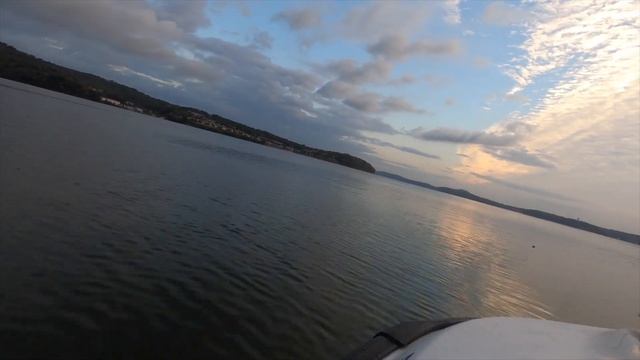 Pulling Jet Ski with Model Y. How much does it affect the range? Stats at last 30 seconds of video. смотреть онлайн