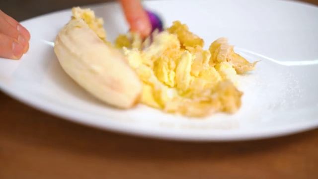 Тесто замешиваю ЛОЖКОЙ – ПИРОГ получается ОЧЕНЬ воздушный и ВКУСНЫЙ! Простой пирог к чаю! смотреть онлайн