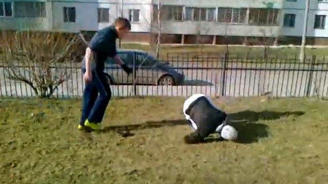 wwe raw ( WresTling) парни месят друг друга=) смотреть онлайн