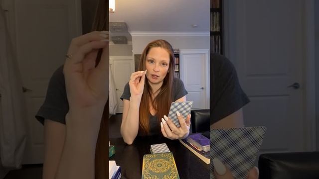 How to Read Tarot and Oracle Cards without Memorizing the Book смотреть онлайн