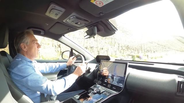 Subaru Solterra 4x4, аналог Toyota BZ 4X и Lexus. Синхронный 4x4 привод ,бронированная  батарея.