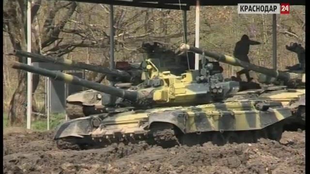 В Молькино военнослужащие ЮВО готовятся к соревнованиям по танковому биатлону смотреть онлайн