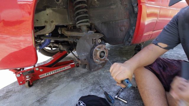 losing my mind while changing my miata's wheel hubs смотреть онлайн
