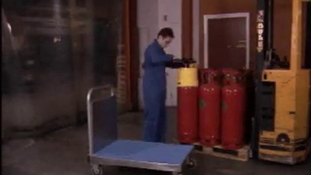 Vacuum lifting possible with gas bottles смотреть онлайн