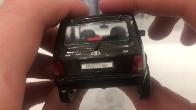 LADA 4x4 URBAN. АВТОЛЕГЕНДЫ. НОВАЯ ЭПОХА НА ДОРОГАХ РОССИИ №10, 1/43 DeAgostini. смотреть онлайн