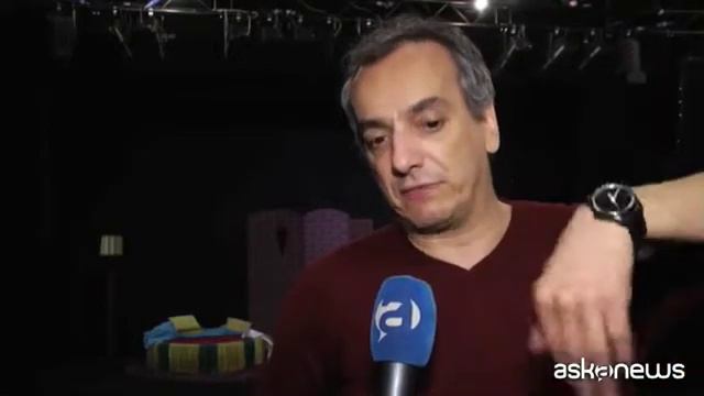 Al Piccolo Eliseo "Scendo giù per Toledo" di Patroni Griffi смотреть онлайн