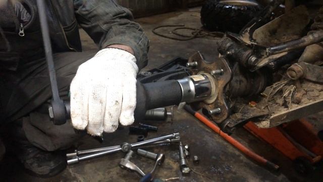 Мясорубка. Ручной механический гайковёрт. смотреть онлайн