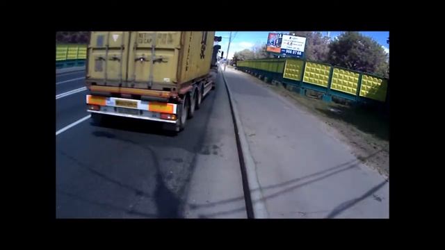 Too close for comfort 3 / Demasiado cerca 3 / Cлишком близко 3 смотреть онлайн