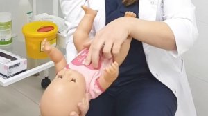 Видеоинструкция. Что делать, если грудной ребенок подавился?