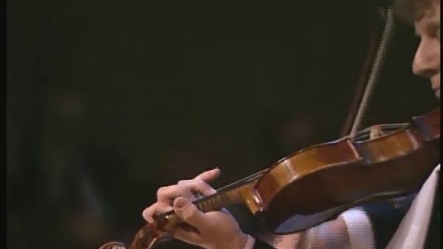 Paganini - Caprice no.05, Alexander Markov, violin [HD] смотреть онлайн