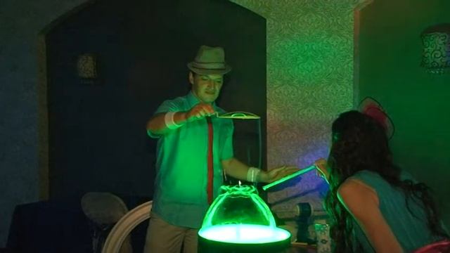 Шоу гигантских мыльных пузырей Абакан, Хакасия 89134487367 смотреть онлайн