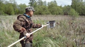 Как просто сделать черпак и как найти и намыть мотыля