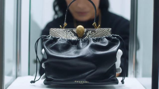 AlexanderWang x Bvlgari смотреть онлайн