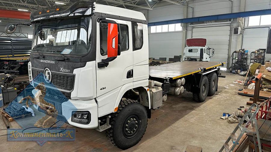Изготовили контейнеровоз на шасси Shacman Х3000 для перевозки 2-ух видов контейнеров. смотреть онлайн
