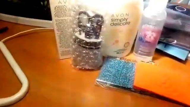 Заказ 13/2017 Avon(Джемпер,пижама,спрей,набор для маникюра,кошелек Деми,визитница) смотреть онлайн