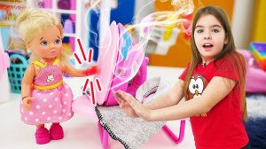 Игры с Барби и Штеффи - Кукла Штеффи чуть не сожгла дом Барби! Видео про игрушки для девочек