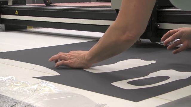 GERBERcutter DCS 2500 Single Ply Cutting System for Technical Textiles from Gerber Technology смотреть онлайн