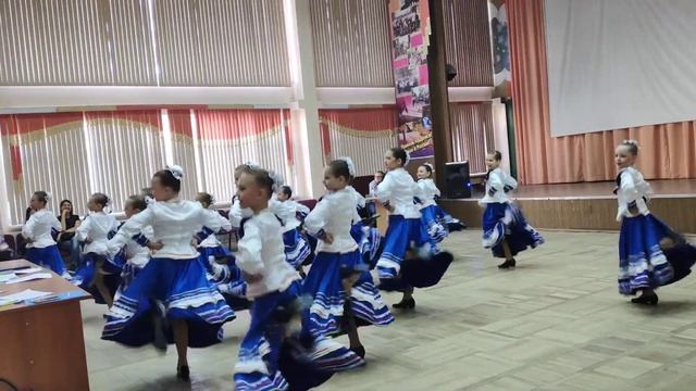 "Женская плясовая", ансамбль "Юность" смотреть онлайн