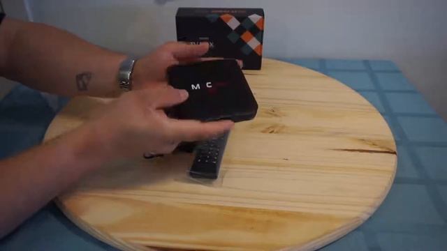QacQoc M9C 4K Android TV Box Unboxing! смотреть онлайн