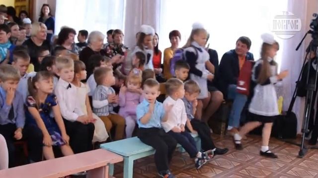 День воспитателя и всех дошкольных работников отметили в Покрове! смотреть онлайн