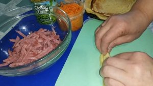 Блинный САЛАТ с копчёной колбасой !