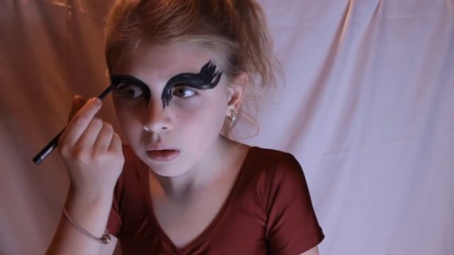 Страшная сказочка про черного лебедя / Scary story about the black swan смотреть онлайн