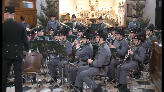 650 Jahre bei Österreich - Pontifikalamt im Dom zu St. Jakob - Original Tiroler Kaiserjägermusik смотреть онлайн