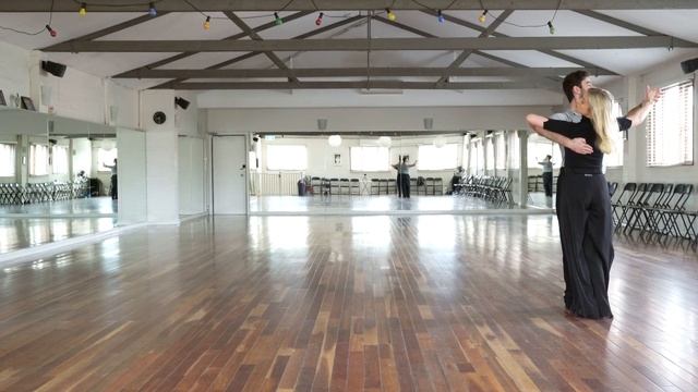 Press Line & Closed Promenade | Tango смотреть онлайн