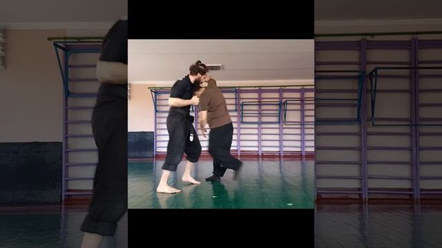 Защита от захвата одежды и атаки рукой. смотреть онлайн